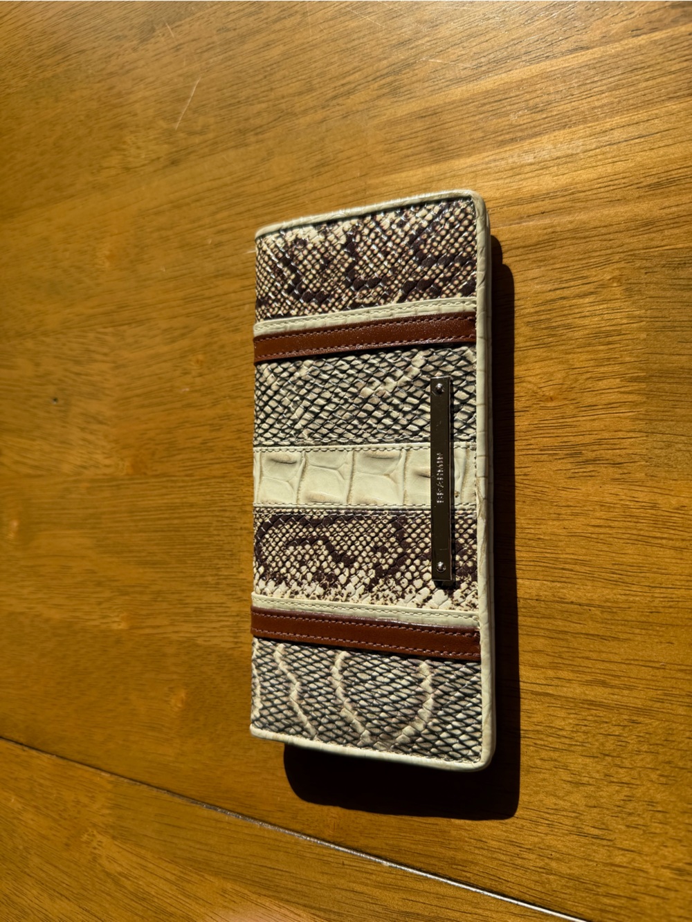 Brahmin womens wallet   moving